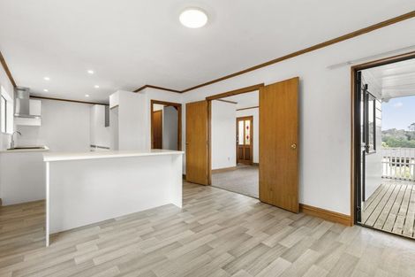 Photo of property in 1 Francis Curtis Avenue, Blockhouse Bay, Auckland, 0600