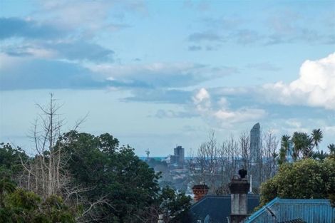 Photo of property in 6/83 Hinemoa Street, Birkenhead, Auckland, 0626