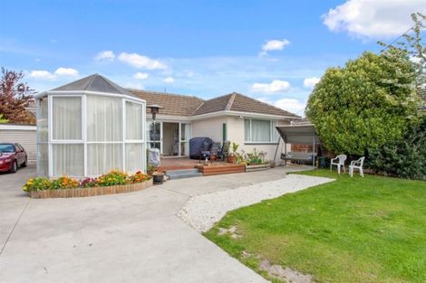 Photo of property in 62 Farquhars Road, Redwood, Christchurch, 8051
