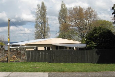 Photo of property in 153 Kawaha Point Road, Kawaha Point, Rotorua, 3010