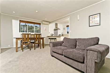 Photo of property in 2 Wykeham Place, Glenfield, Auckland, 0629