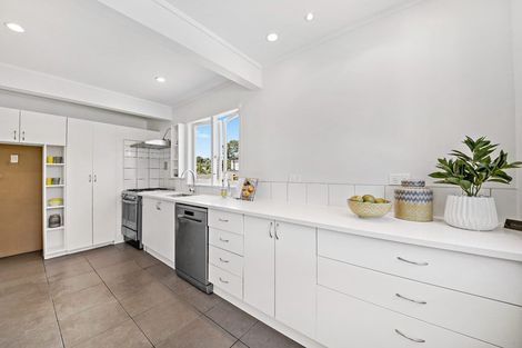Photo of property in 80 Glendale Road, Glen Eden, Auckland, 0602