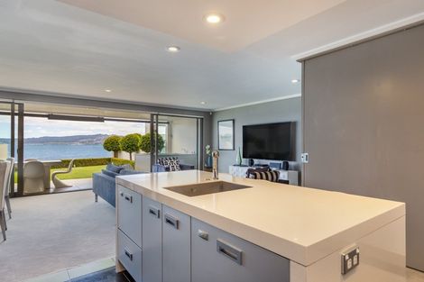 Photo of property in 2/225 Lake Terrace, Waipahihi, Taupo, 3330