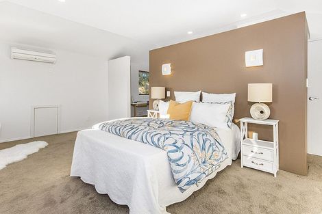 Photo of property in 13 Reynard Terrace, Conifer Grove, Takanini, 2112