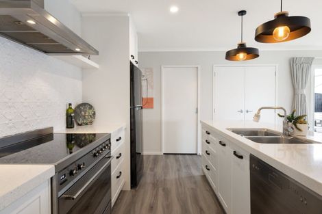 Photo of property in 93 Puhirake Crescent, Pyes Pa, Tauranga, 3112