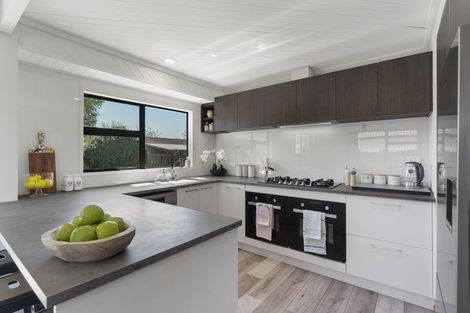 Photo of property in 8 Coach Court, Cromwell, 9310