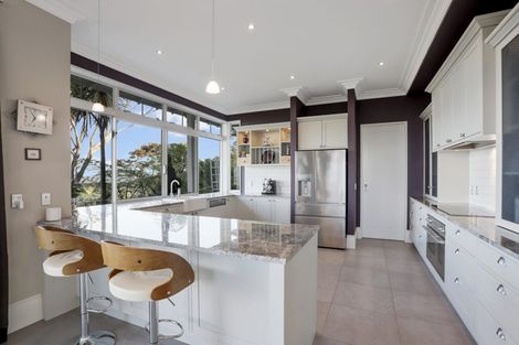 Photo of property in 291 Forest Hill Road, Waiatarua, Auckland, 0612