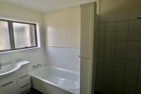 Photo of property in 2/12 Grove Road, Papakura, 2110