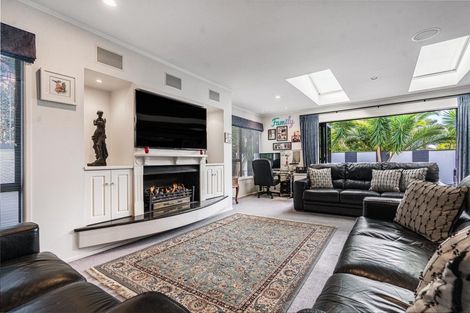 Photo of property in 10 Ander Place, Takapuna, Auckland, 0622