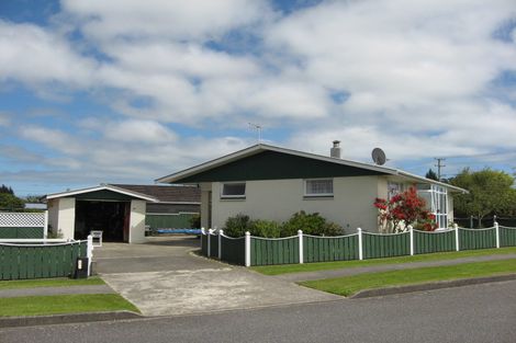 Photo of property in 148 Peel Street, Westport, 7825