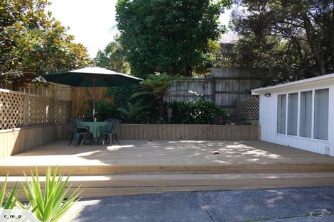 Photo of property in 25 Holyoake Place, Chatswood, Auckland, 0626