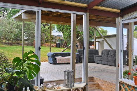 Photo of property in 38 Hauraki Road, Leigh, Warkworth, 0985