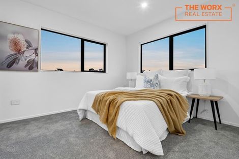 Photo of property in 106b Edgewater Drive, Pakuranga, Auckland, 2010