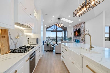 Photo of property in 9 Fisk Road, Pukekohe, 2120