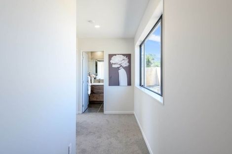 Photo of property in 12b September Place, Forrest Hill, Auckland, 0620