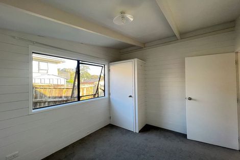 Photo of property in 1/9 Thistledew Place, Bayview, Auckland, 0629