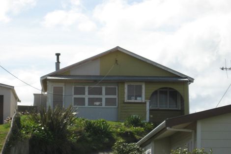 Photo of property in 96 Cornfoot Street, Castlecliff, Whanganui, 4501