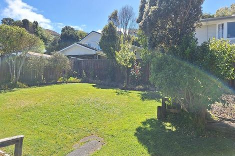 Photo of property in 17 Cypress Drive, Maungaraki, Lower Hutt, 5010