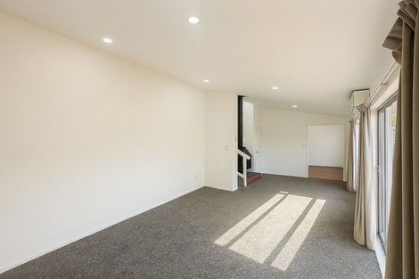 Photo of property in 14 Elsted Place, Goodwood Heights, Auckland, 2105