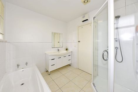 Photo of property in 1/14 Newbridge Place, Ilam, Christchurch, 8041