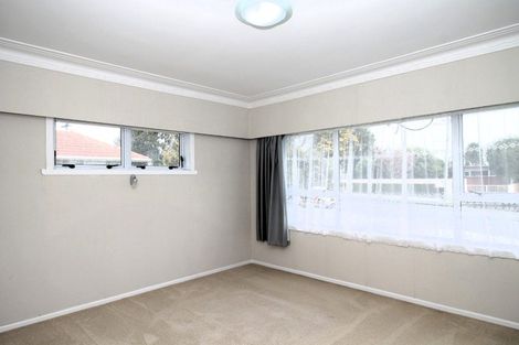 Photo of property in 46 Lynmore Drive, Hillpark, Auckland, 2102