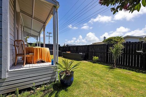 Photo of property in 10 Lincoln Street, Patea, 4520