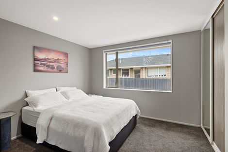 Photo of property in 6 Farnborough Street, Aranui, Christchurch, 8061