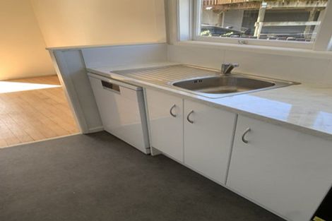 Photo of property in 8 Oreil Avenue, West Harbour, Auckland, 0618