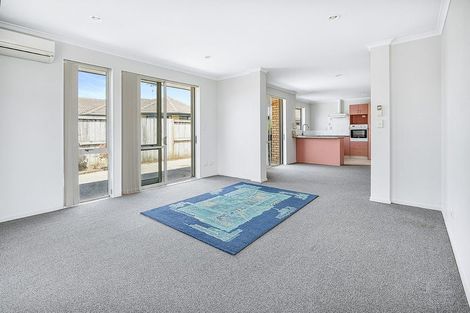 Photo of property in 17 Farnham Close, Rototuna North, Hamilton, 3210