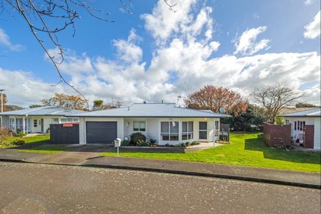 Photo of property in 2 Hughes Court, Pahiatua, 4910