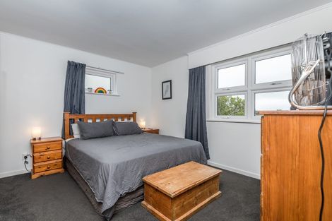 Photo of property in 13 Turville Crescent, Newlands, Wellington, 6037