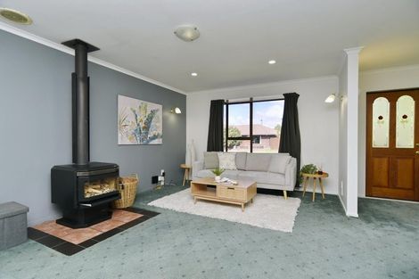 Photo of property in 24 Kowhai Avenue, Rangiora, 7400