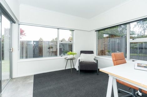 Photo of property in 2 Clements Crescent, Queenwood, Hamilton, 3210