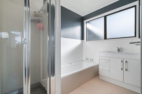 Photo of property in 440 Porchester Road, Randwick Park, Auckland, 2105