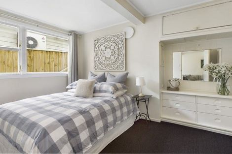 Photo of property in 14 Lerwick Terrace, Melrose, Wellington, 6023