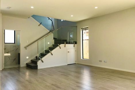 Photo of property in 3c Glennandrew Drive, Half Moon Bay, Auckland, 2012