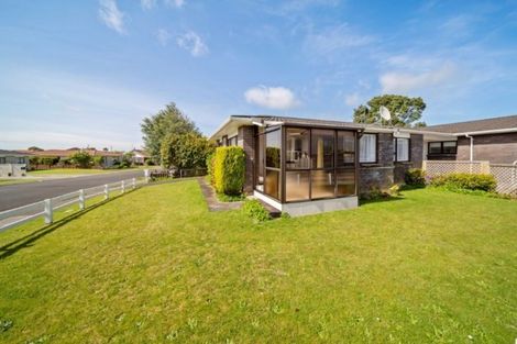 Photo of property in 1/28 Tiverton Crescent, Whalers Gate, New Plymouth, 4310
