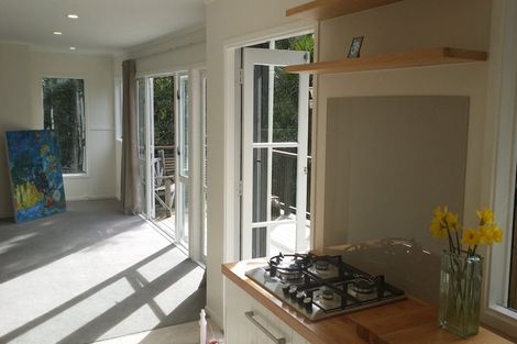 Photo of property in 2 Opou Road, Titirangi, Auckland, 0604
