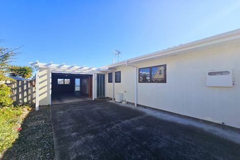 Photo of property in 16 Warwick Place, Springvale, Whanganui, 4501