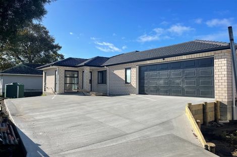 Photo of property in 2 Greenhaven Avenue, Papakura, 2113