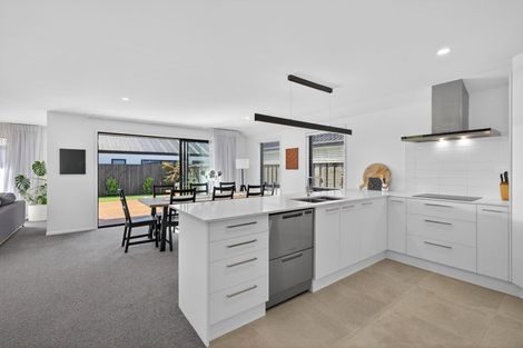 Photo of property in 32 Merrin Street, Avonhead, Christchurch, 8042