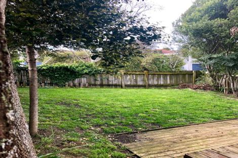 Photo of property in 2/41 Selwyn Crescent, Forrest Hill, Auckland, 0620