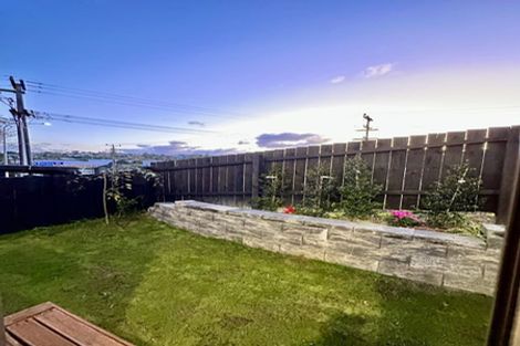 Photo of property in 2b Kororo Street, Northcote, Auckland, 0627