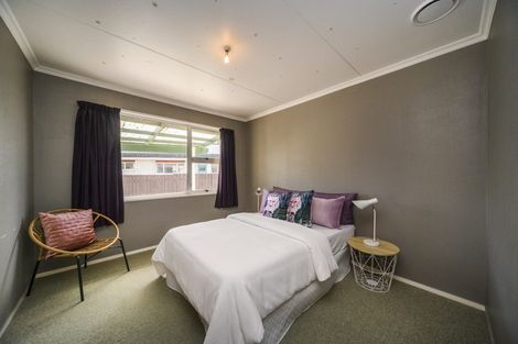 Photo of property in 7 Dunk Place, Milson, Palmerston North, 4414