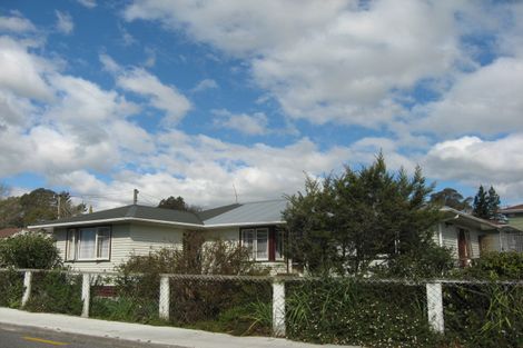 Photo of property in 12 Watts Street, Waipawa, 4210