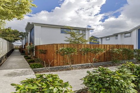 Photo of property in 9/22 Denver Avenue, Sunnyvale, Auckland, 0612