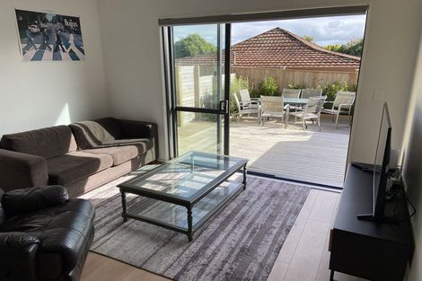 Photo of property in 3/60 Highland Drive, Highland Park, Auckland, 2010