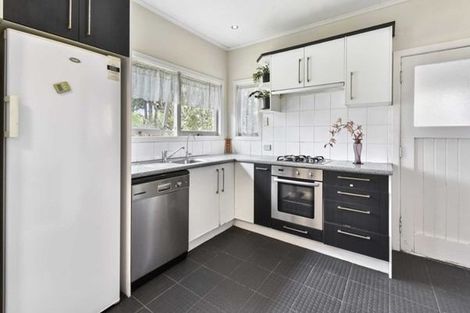 Photo of property in 15 Laurie Avenue, Papakura, 2110