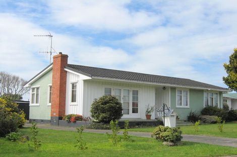 Photo of property in 35 Hadfield Crescent, College Estate, Whanganui, 4500
