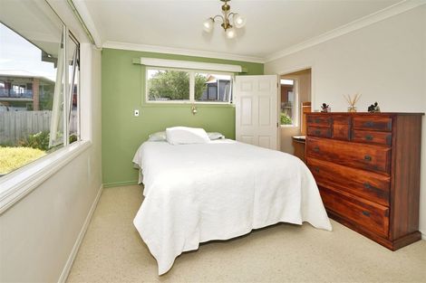 Photo of property in 16 Tironui Terrace, Western Heights, Hamilton, 3200